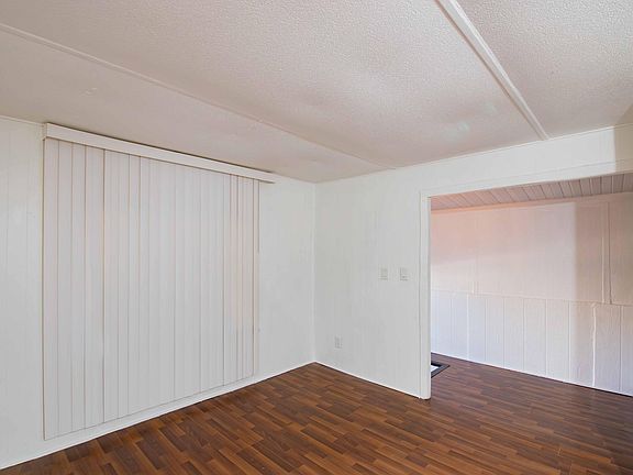 2nd image of 7650 Balboa Blvd Space 125