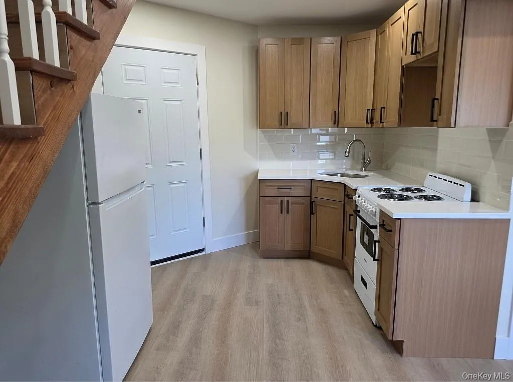 Studio, 1.0 bath, 300 sqft, $1,950 — Photo 3
