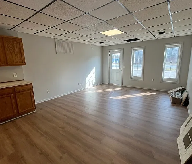 3353 Whitehall Rd — Photo 2