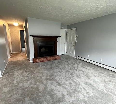3rd image of 62 Carter Cir