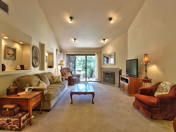 3rd image of 5607 Cypress Point Dr