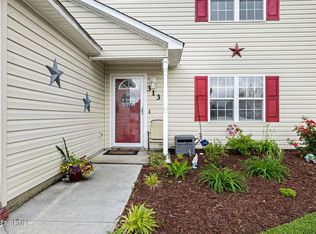 313 Mann St, Hubert, NC 28539