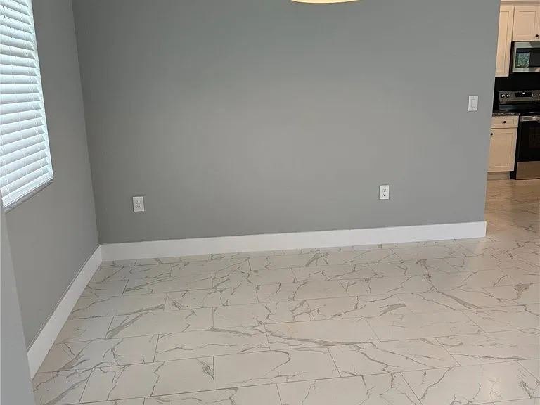 1005 Adeline Ave — Photo 3