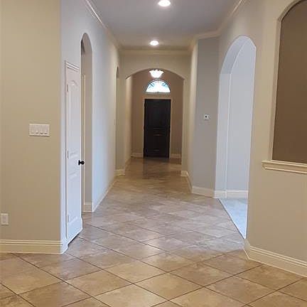 3rd image of 813 Cielo Vista Dr