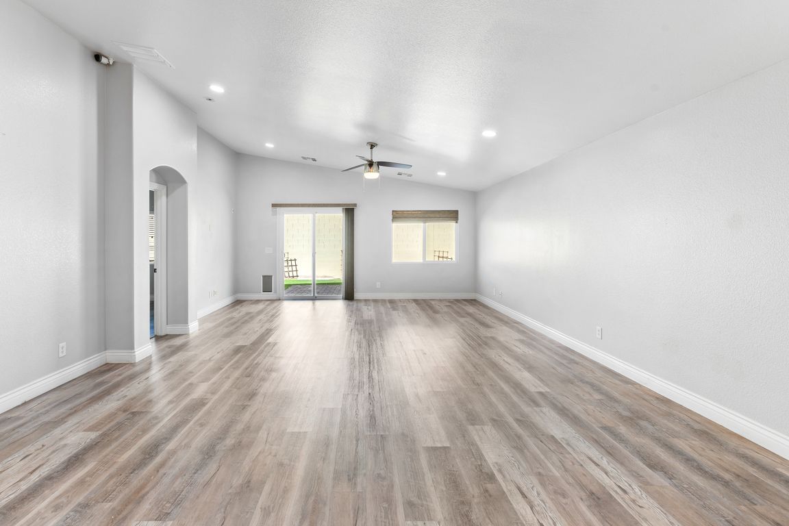 next background image