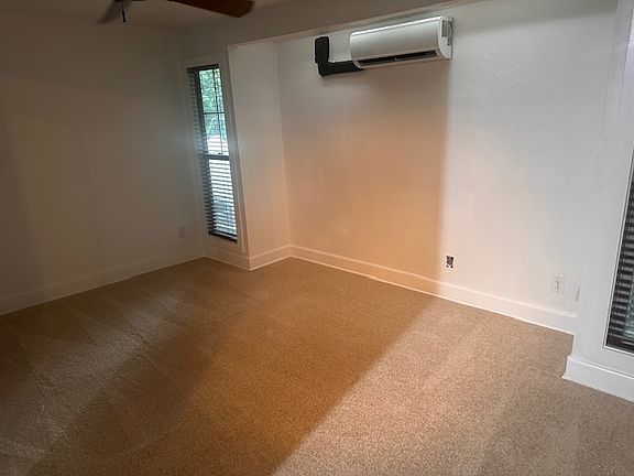 5th image of 3321 Oak Grove Ave #112