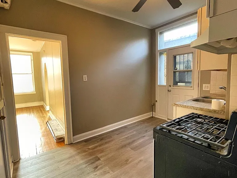 1450 W Chicago Ave #2 — Photo 23