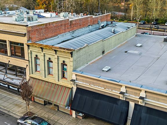 3rd image of 309 1st Ave W