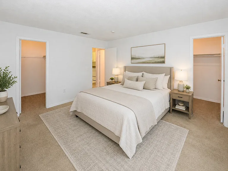 Reserve at Lake Pointe Apartments and Townhomes — Photo 9