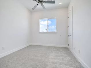643 W 16th St, Houston, TX 77008