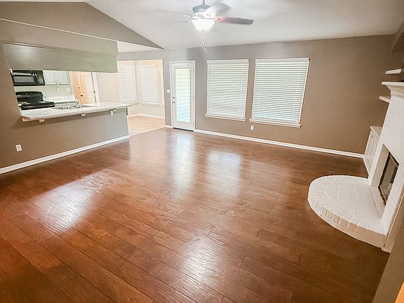 5th image of 71 Lamar Ct