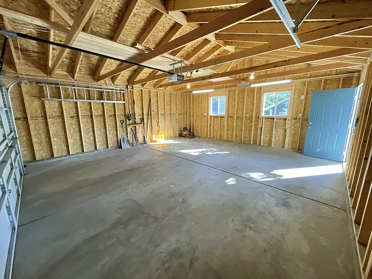 4909 Beach Ct — Photo 42