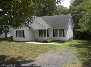 938 Haled St, Eden, NC 27288