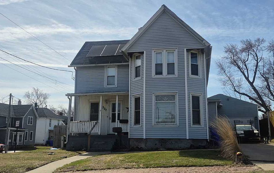 1st image of 327 Lyle St