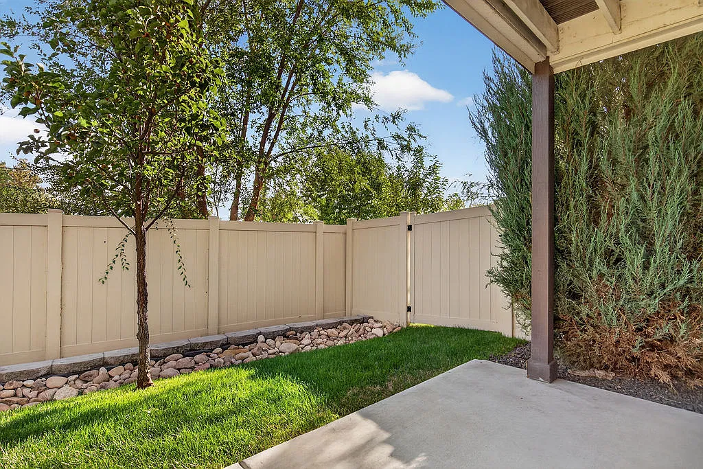 3 bed, 2.5 bath, 1680 sqft, $2,500 — Photo 4