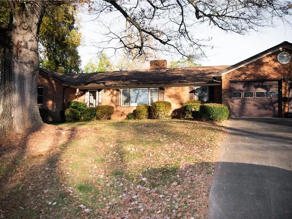 306 Bremen Dr, Lexington, NC 27295