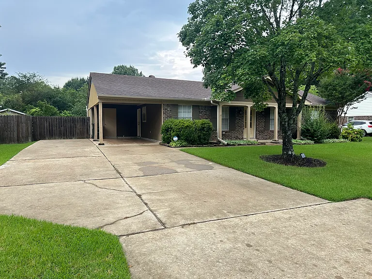 895 Barbara Lynn Dr — Photo 3