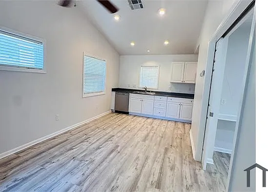 4711 Pepper Ln