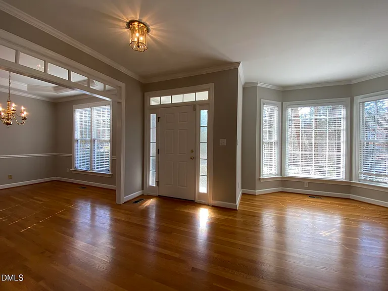 108 Flora Springs Dr — Photo 5