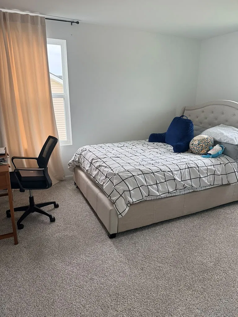 5 bed, 2.5 bath, 3200 sqft, $5,000 — Photo 4