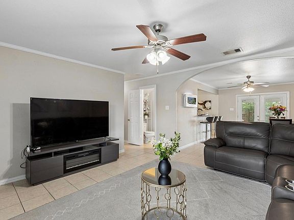 5th image of 7118 Rising Brook Dr
