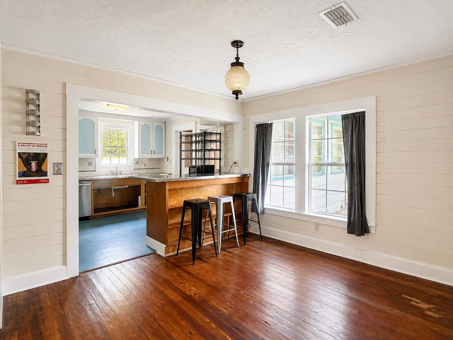 3 bed, 1.5 bath, 1277 sqft, $1,500 — Photo 3