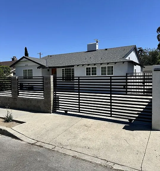 14552 Runnymede St — Photo 3