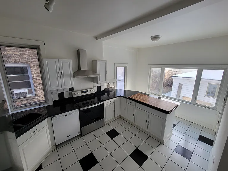 Kitchen 1