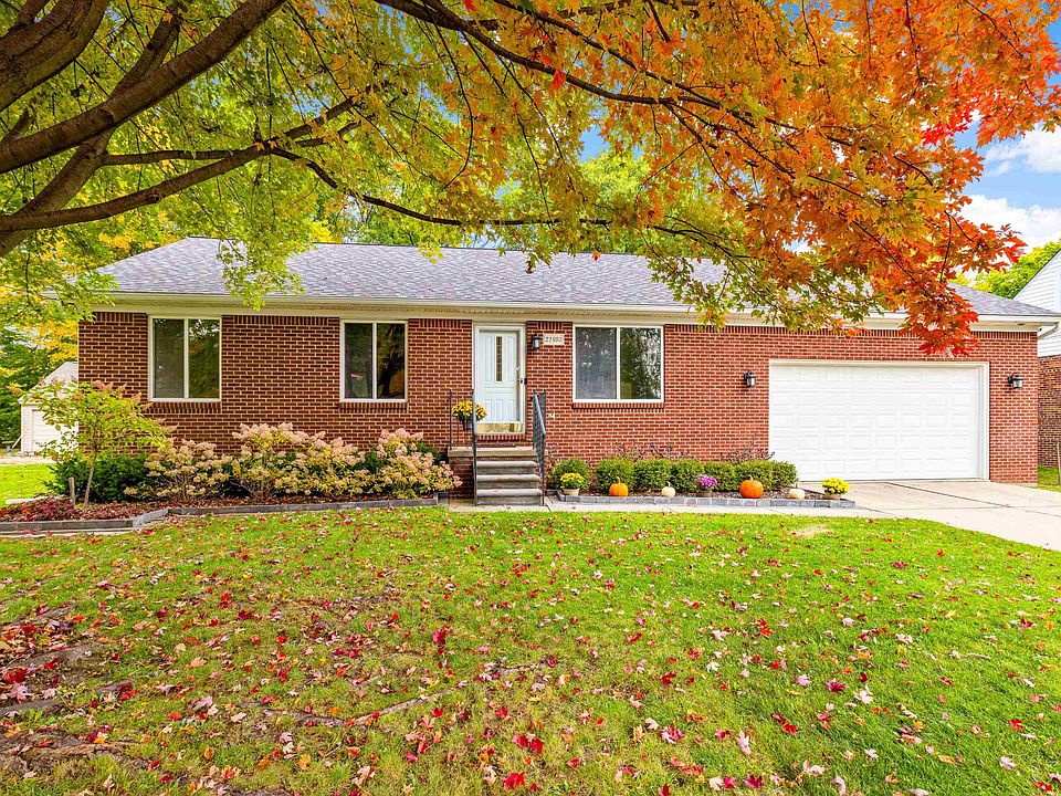 1st image of 21693 Sunnyview Ave