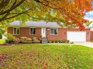 21693 Sunnyview Ave, Clinton Township, MI 48035