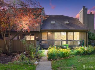 302 Westgate Dr, Edison, NJ 08820