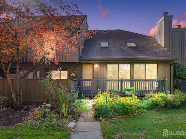 302 Westgate Dr, Edison, NJ 08820