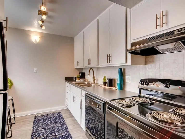 The Glen at Old Town apartments community photo
