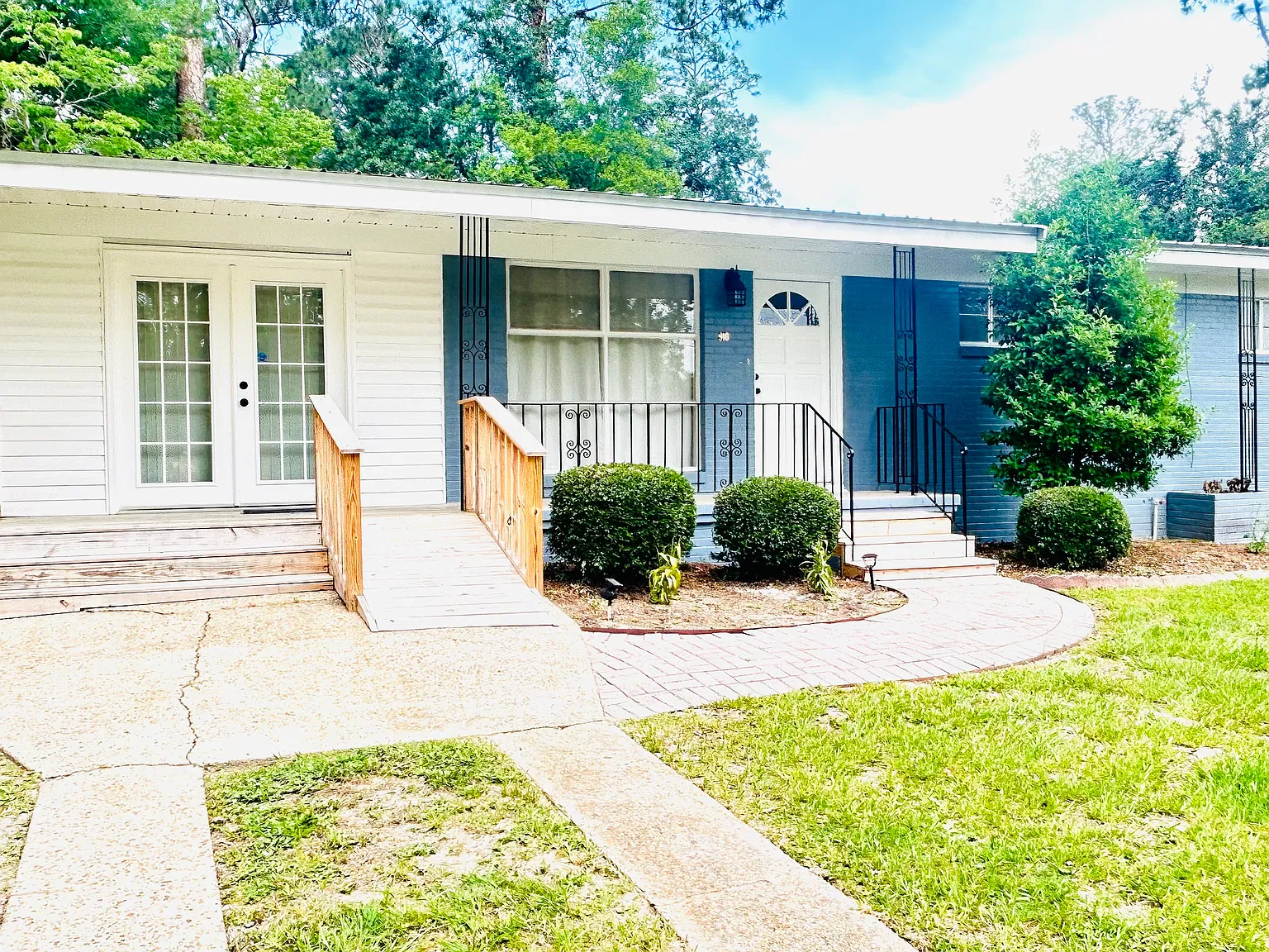 Saint Catherine Dr, Waycross — Photo 1