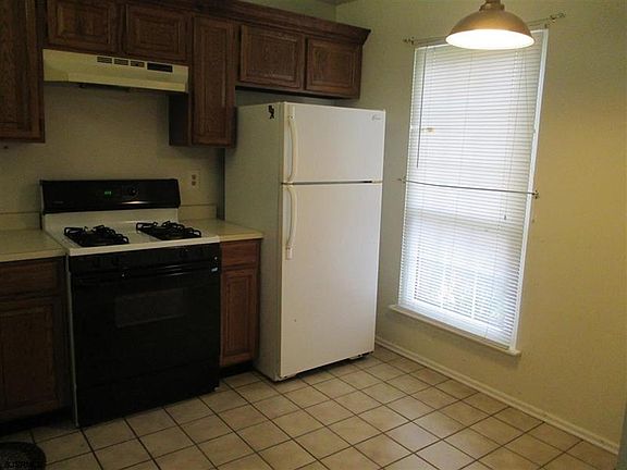 3rd image of 73 Sussex Pl #1006