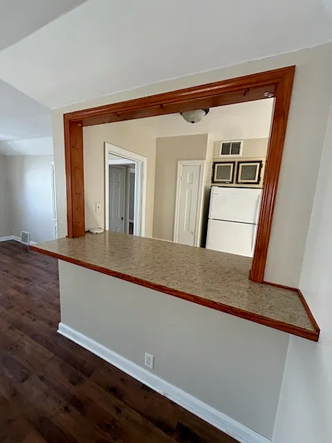 2 bed, 859 sqft, $1,300 — Photo 4