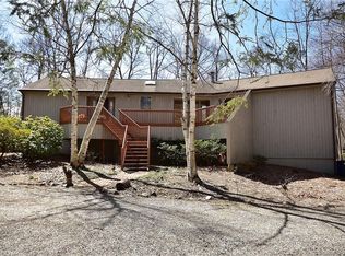 15 High Wood Rd, Bloomfield, CT 06002