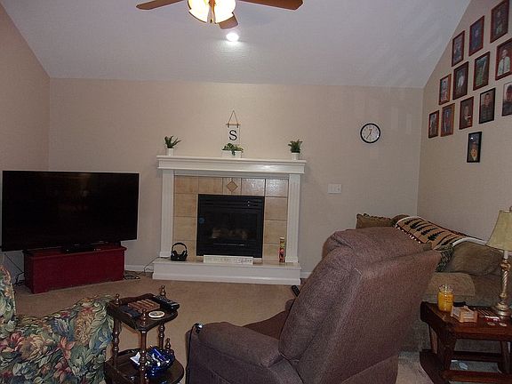 4th image of 918 Franklin St