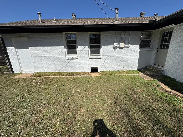1522 Oxford Way — Photo 19