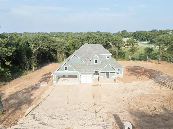 14000 Magnolia Ln, Edmond, OK 73049