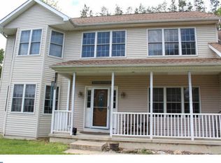 10 School House Ln, Aston, PA 19014