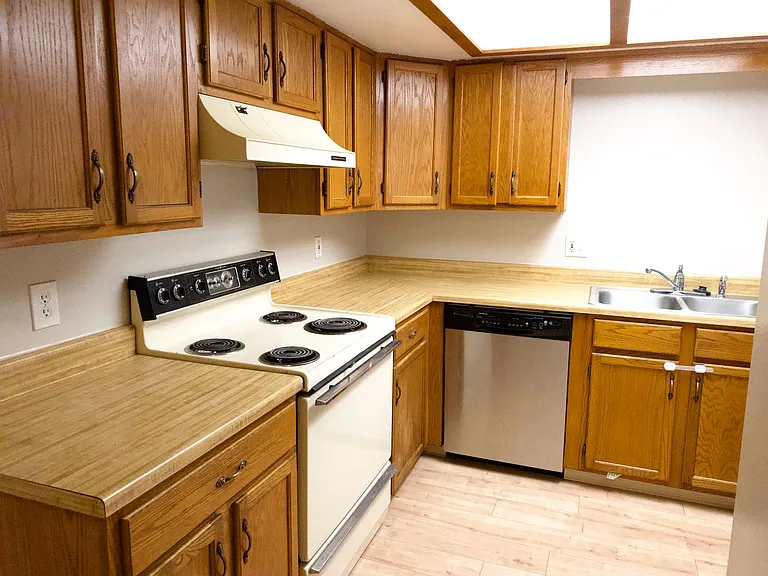 15402 E Arizona Ave #202 — Photo 2