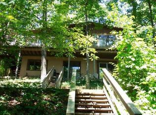 2475 Crooked Lake Rd, Chelsea, MI 48118