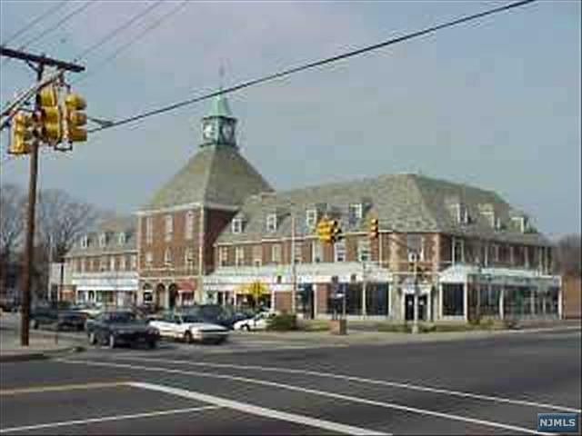 2nd image of 8-04 Melvin Pl
