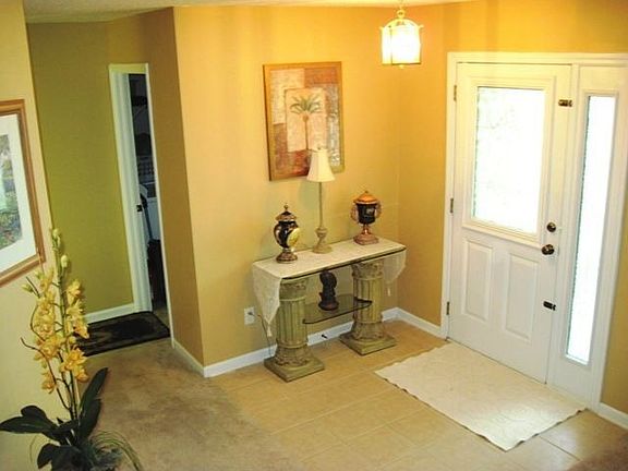 2nd image of 916 Churchhill Ln