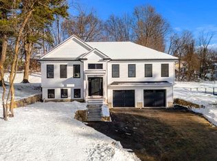 67 Hood Rd, Tewksbury, MA 01876