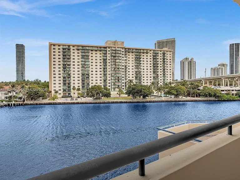 19355 Turnberry Way #3J — Photo 18