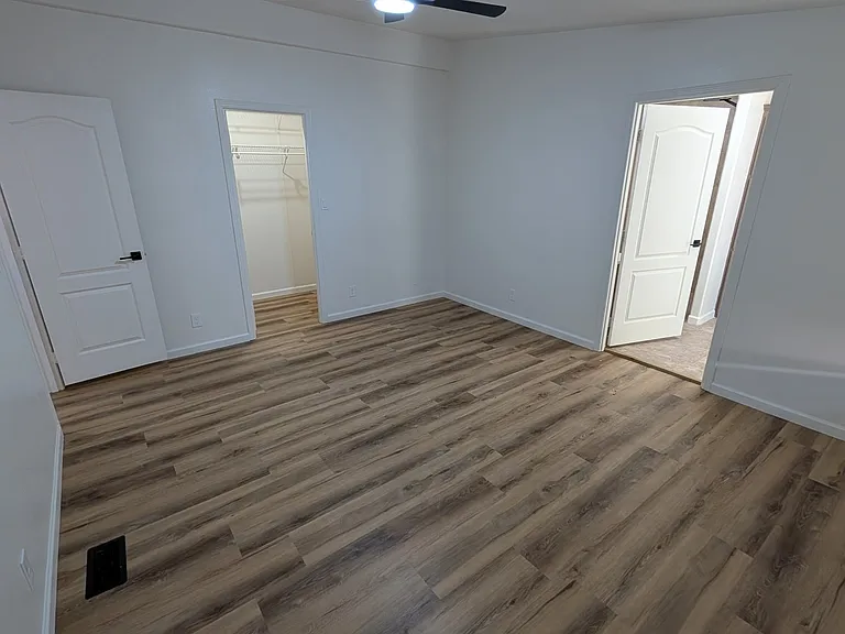 Master Bedroom: Connected to Front Room