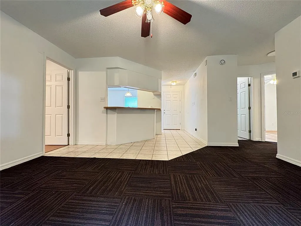 3 bed, 2.0 bath, 1041 sqft, $1,475 — Photo 2