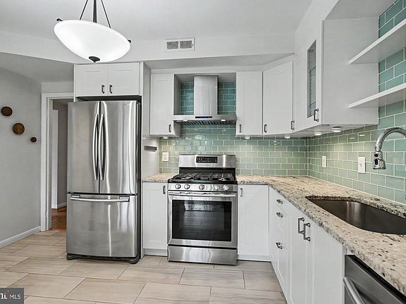 5th image of 10085 Windstream Dr Unit 4